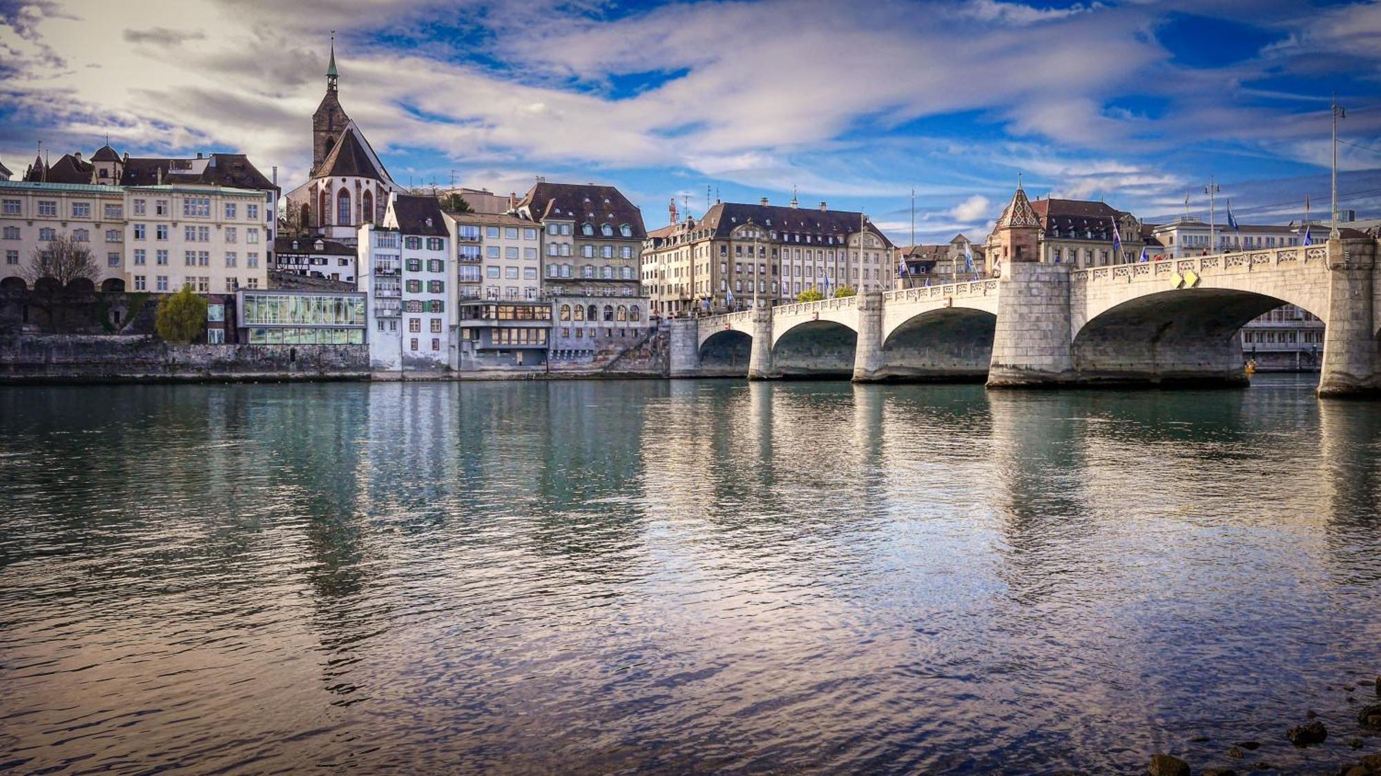 Center Rooftop Balcony-studio At Town Hall Basel